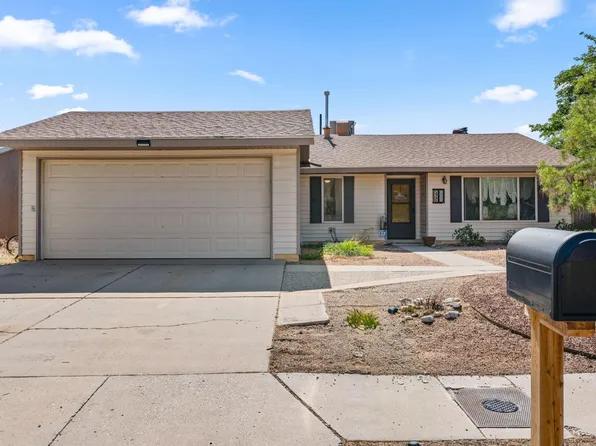 5709 Chimayo Dr NW, Albuquerque, NM 87120