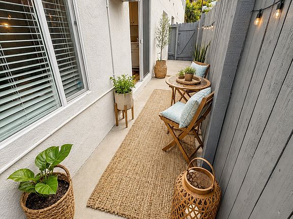 3rd image of 2038 Holly Dr #4A