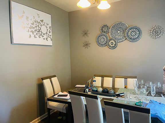 3rd image of 1514 Cove Creek Cir