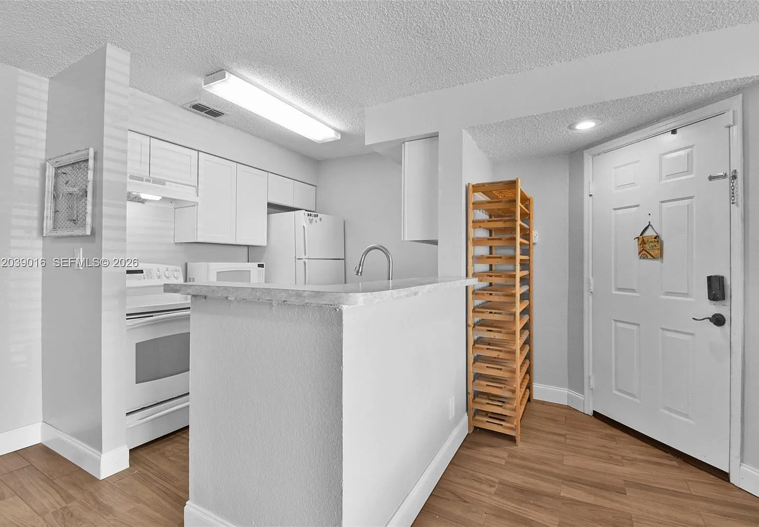 2866 S University Dr — Photo 2