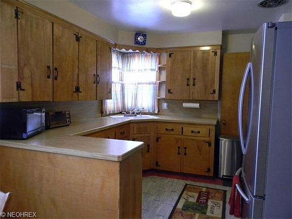 5th image of 2922 Noel Dr