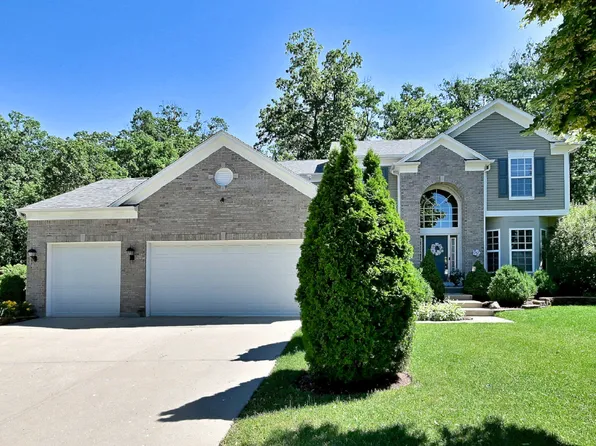 10 Sequoia Ct, Streamwood, IL 60107