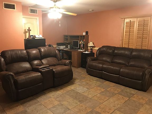 5th image of 222 Riverbank Dr