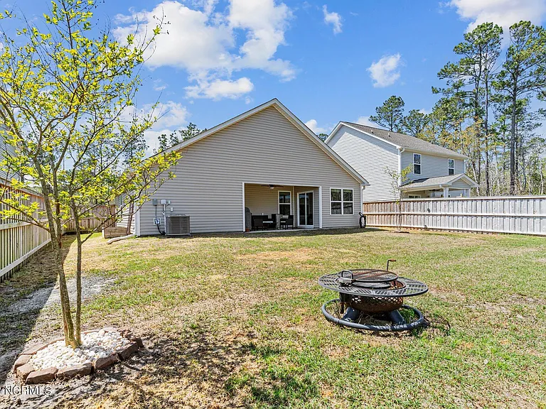 680 Aurora Pl — Photo 31