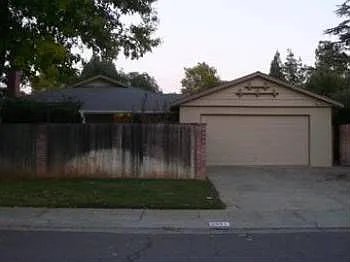2331 Thores St photo 1
