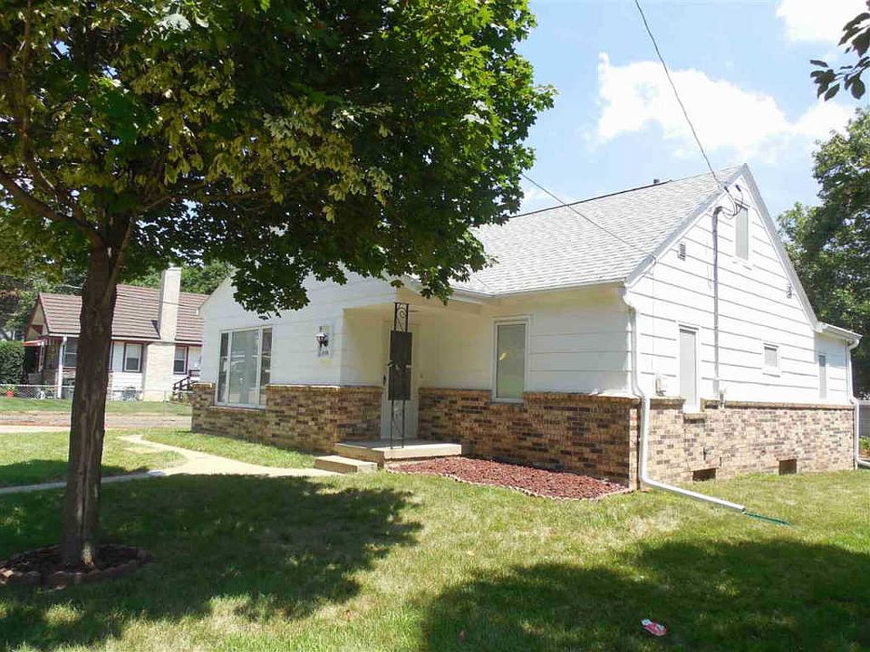 1st image of 2738 Chambers St