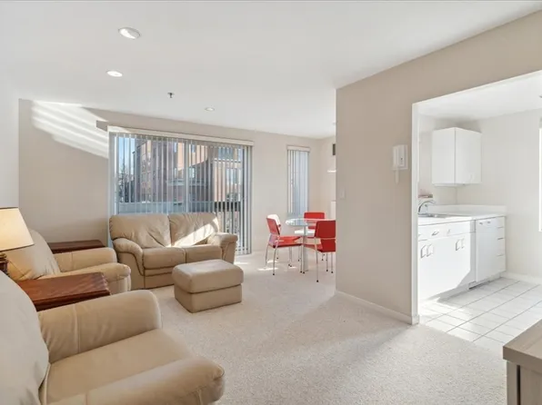 950 Massachusetts Ave APT 417, Cambridge, MA 02139