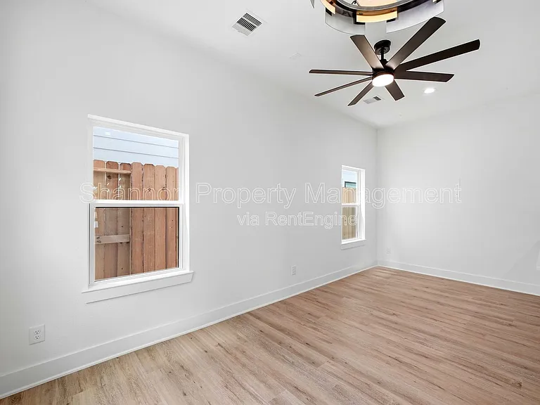 2107 Esther Dr #A — Photo 11