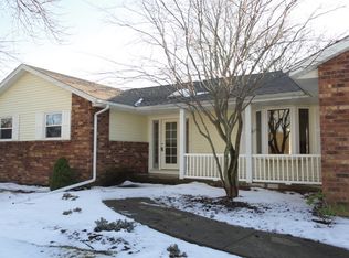 158 Chestnut Dr, Morton, IL 61550