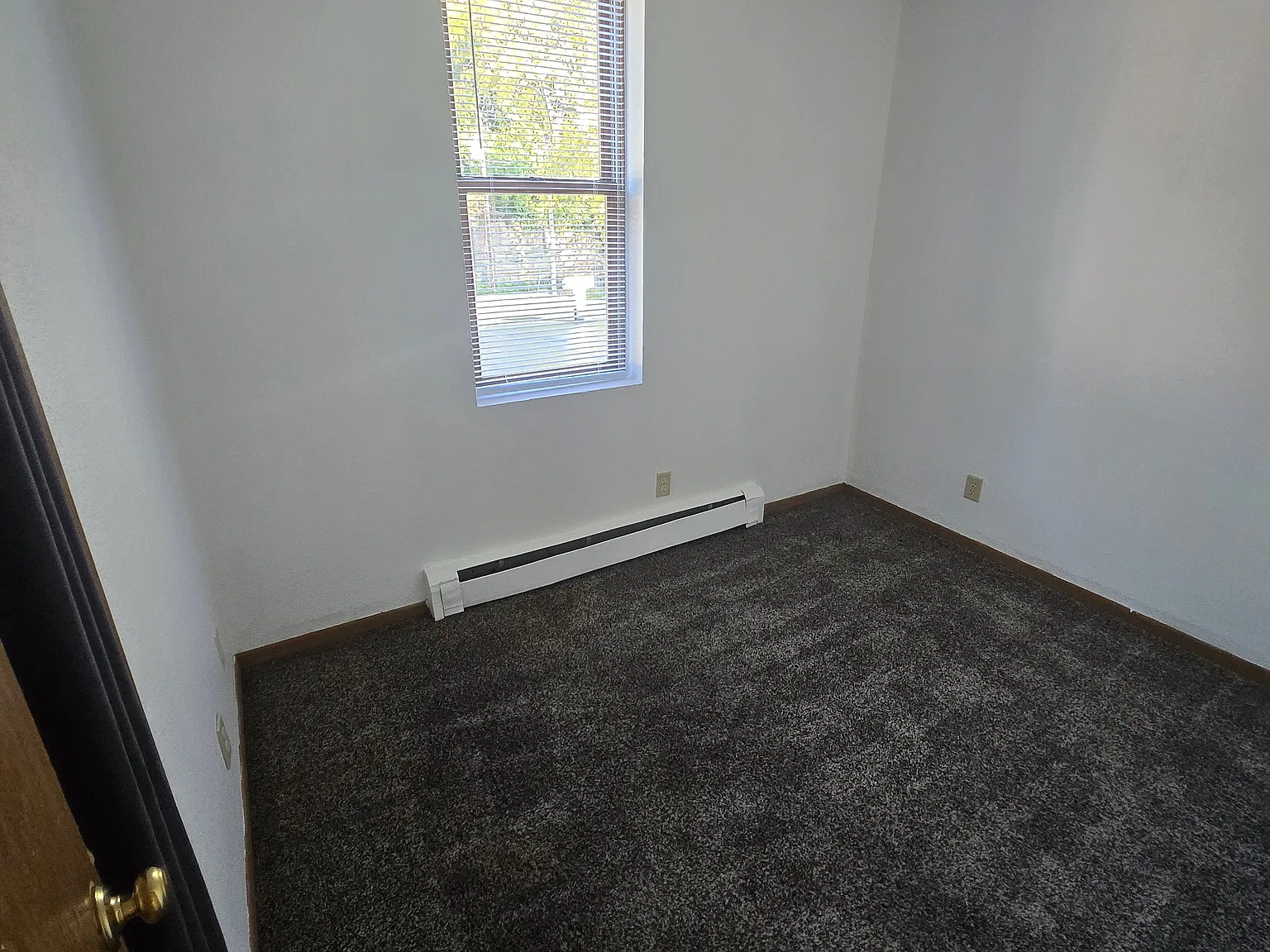 2 bed, 896 sqft, $850 — Photo 2