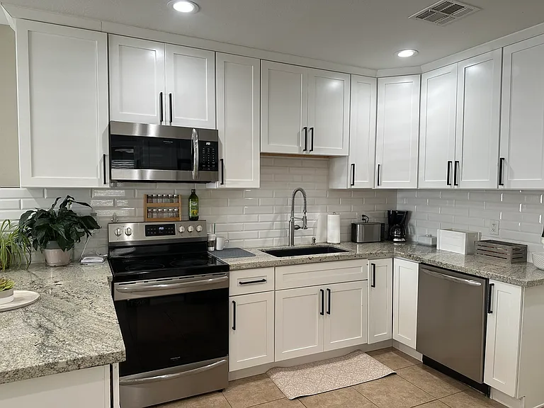 615 E Gurley St #D — Photo 6