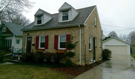 2nd image of 2424 N 74th St