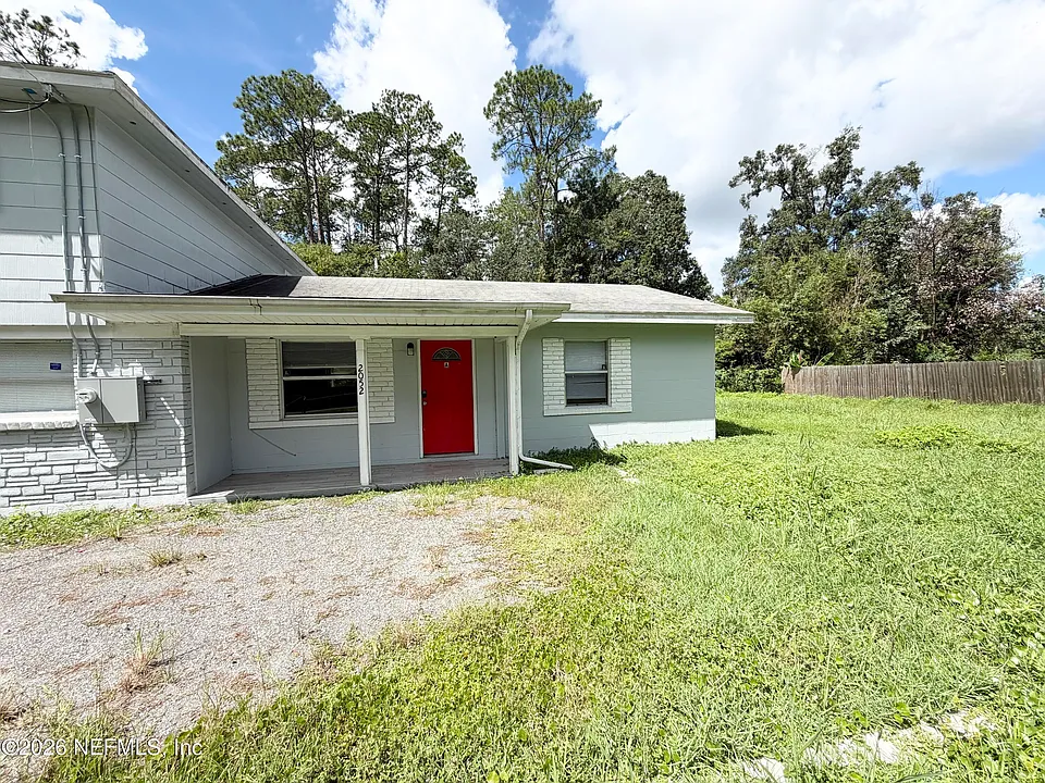 2052 Navaho Ave #A