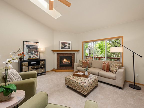 4th image of 3938 Woodview Ct