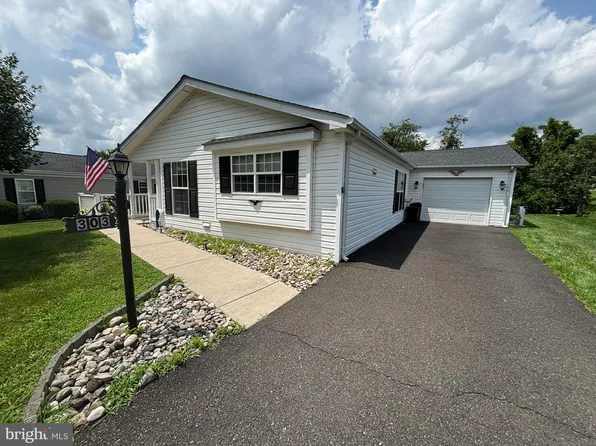 303 Blackberry Cir, New Hope, PA 18938