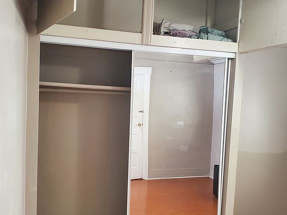 4th image of 920 N Gage Ave