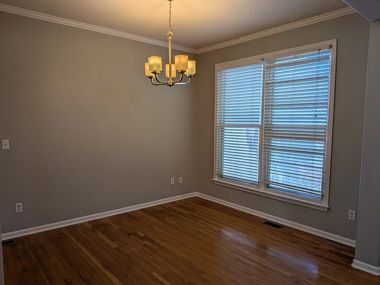13236 Carter St — Photo 16
