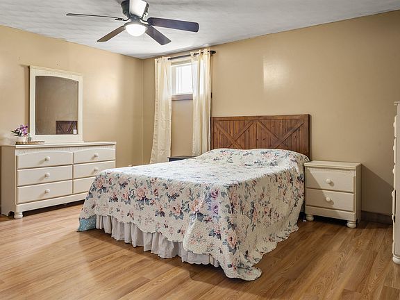 2nd image of 939 Spencer Pike Rd