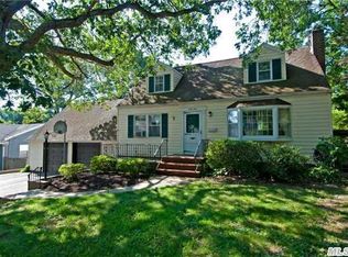 44 Bushwick St, Melville, NY 11747