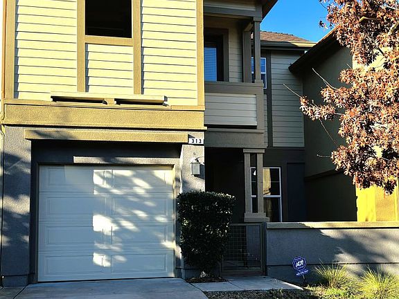 2nd image of 313 Jacquelyn Ln