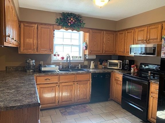 5th image of 159 Teakwood Dr
