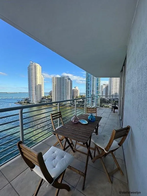 3 bed, 2.0 bath, 1792 sqft, $6,000 — Photo 1