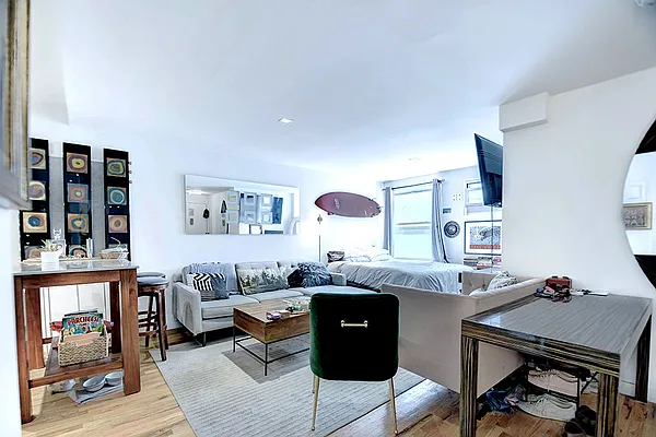 Rented by Urbane Brokerage | media 11