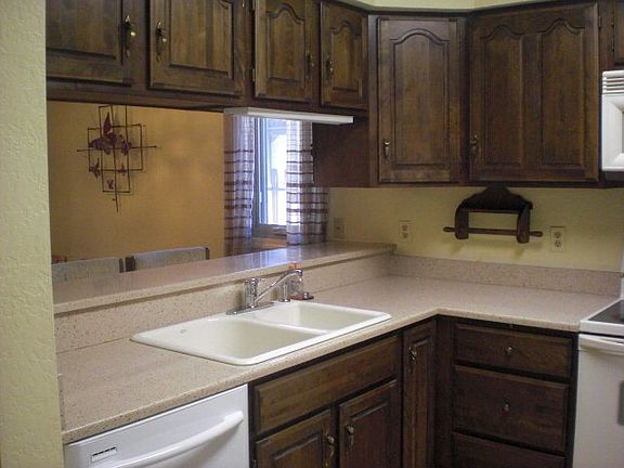4th image of 128 Douglas Ln