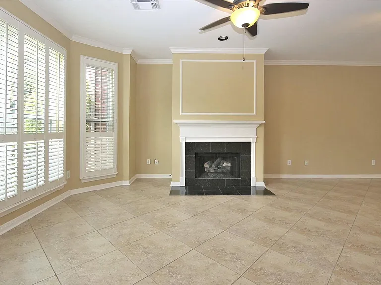 1409 Anita St — Photo 4