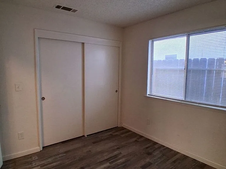 2068 W Magill Ave — Photo 8