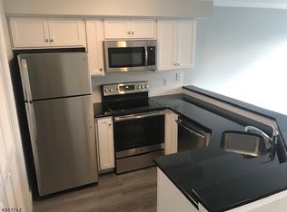 26 Parkside Rd, Bedminster, NJ 07921