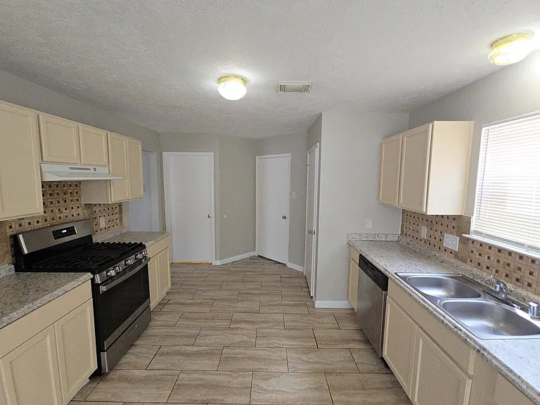 21802 Westfield Ridge Dr — Photo 20