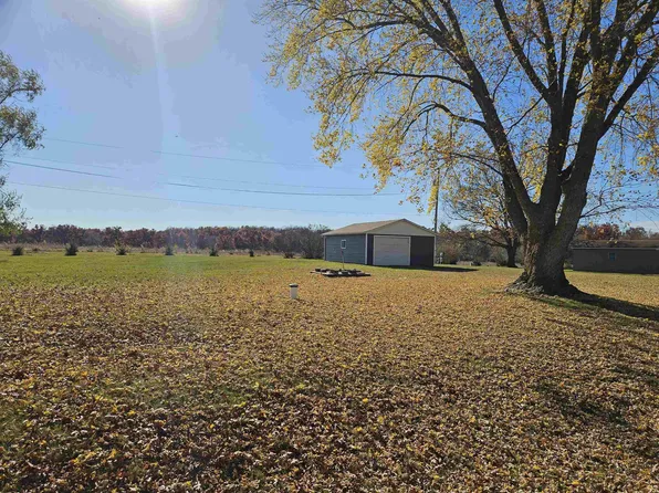 17158 191st St, Manchester, IA 52057