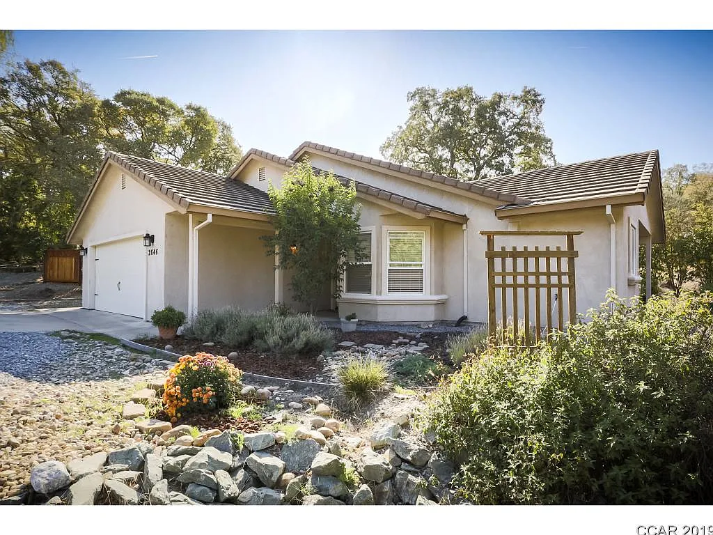 2646 Huckleberry Ln photo 1