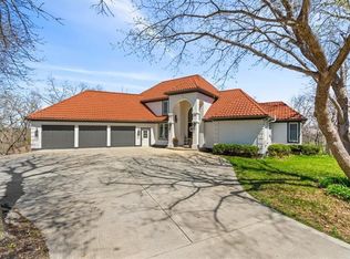 220 E Loch Lloyd Pkwy, Village Of Loch Lloyd, MO 64012