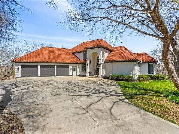 220 E Loch Lloyd Pkwy, Village Of Loch Lloyd, MO 64012