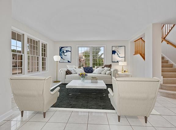 3rd image of 1500 Fielding Dr