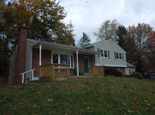 850 Stump Rd, Chalfont, PA 18914