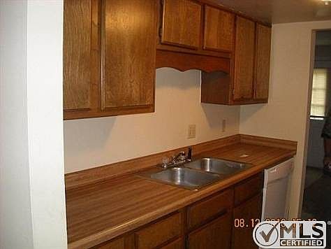 5th image of 106 Lake Forest Ct