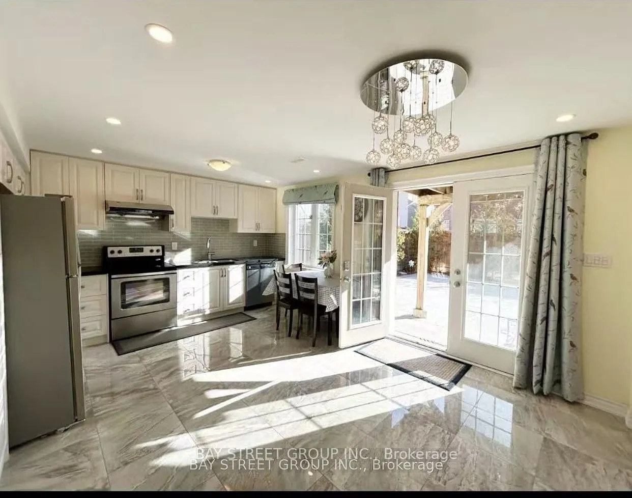 2 bed, $2,650 — Photo 2
