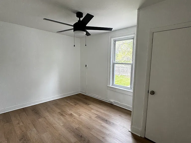 124 Field Ave — Photo 14