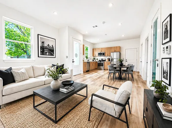 5712 Downing St, Houston, TX 77020