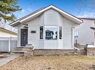 28 SW Riverbirch Pl SE, Calgary, AB T2C 3M3