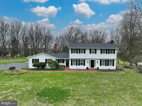1015 Hearthstone Rd, Lancaster, PA 17603