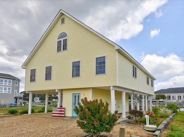 3333 Blackbeard Rd, Greenbackville, VA 23356