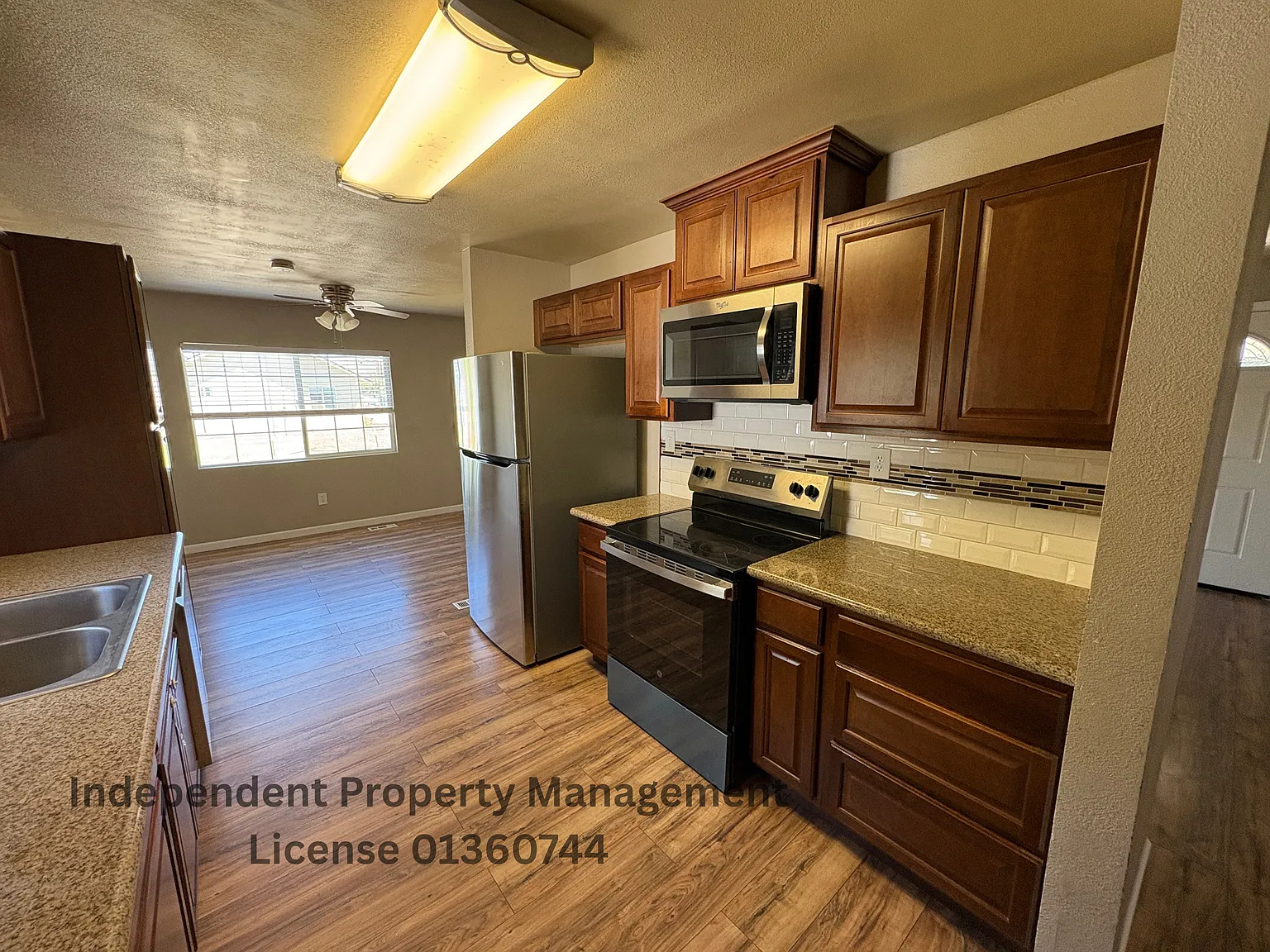 3 bed, $2,300 — Photo 4