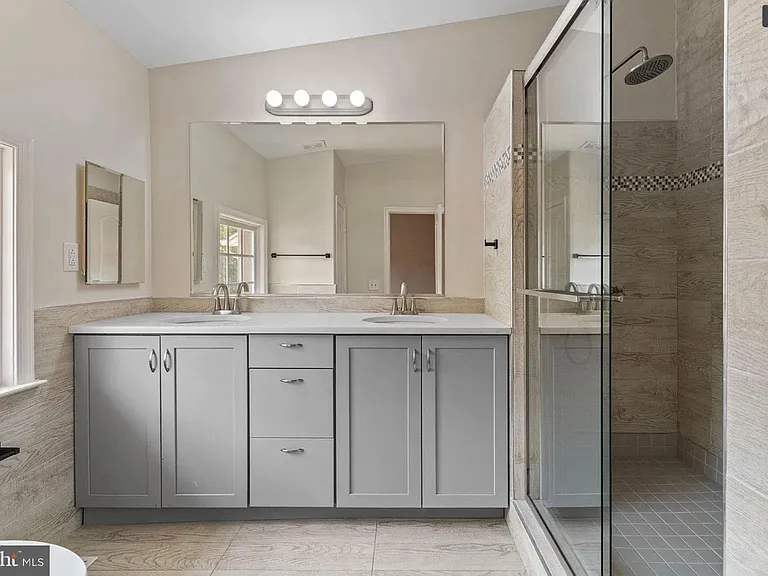 3906 Valley Ridge Dr — Photo 28