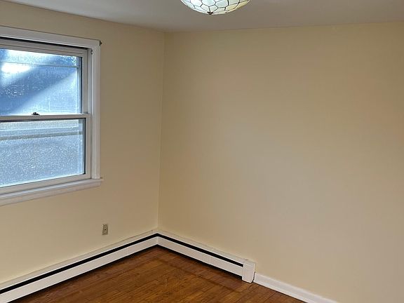 4th image of 37 Daytona Ave #2