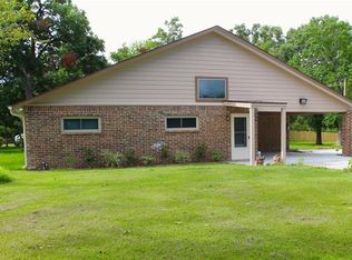 211 W Canal Rd, Highlands, TX 77562