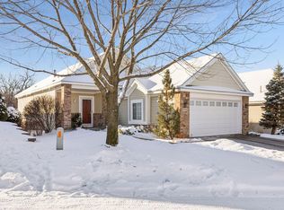 8884 Compton Ln, Inver Grove Heights, MN 55076
